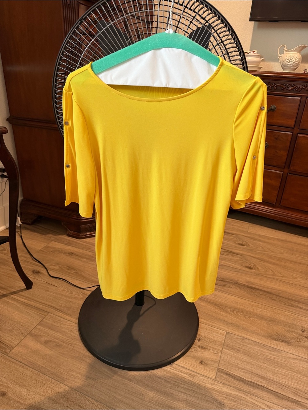 Jones New York Bright Yellow Short Sleeve Button-Tab Tee